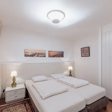 Apartment In Near Belle Epoque *